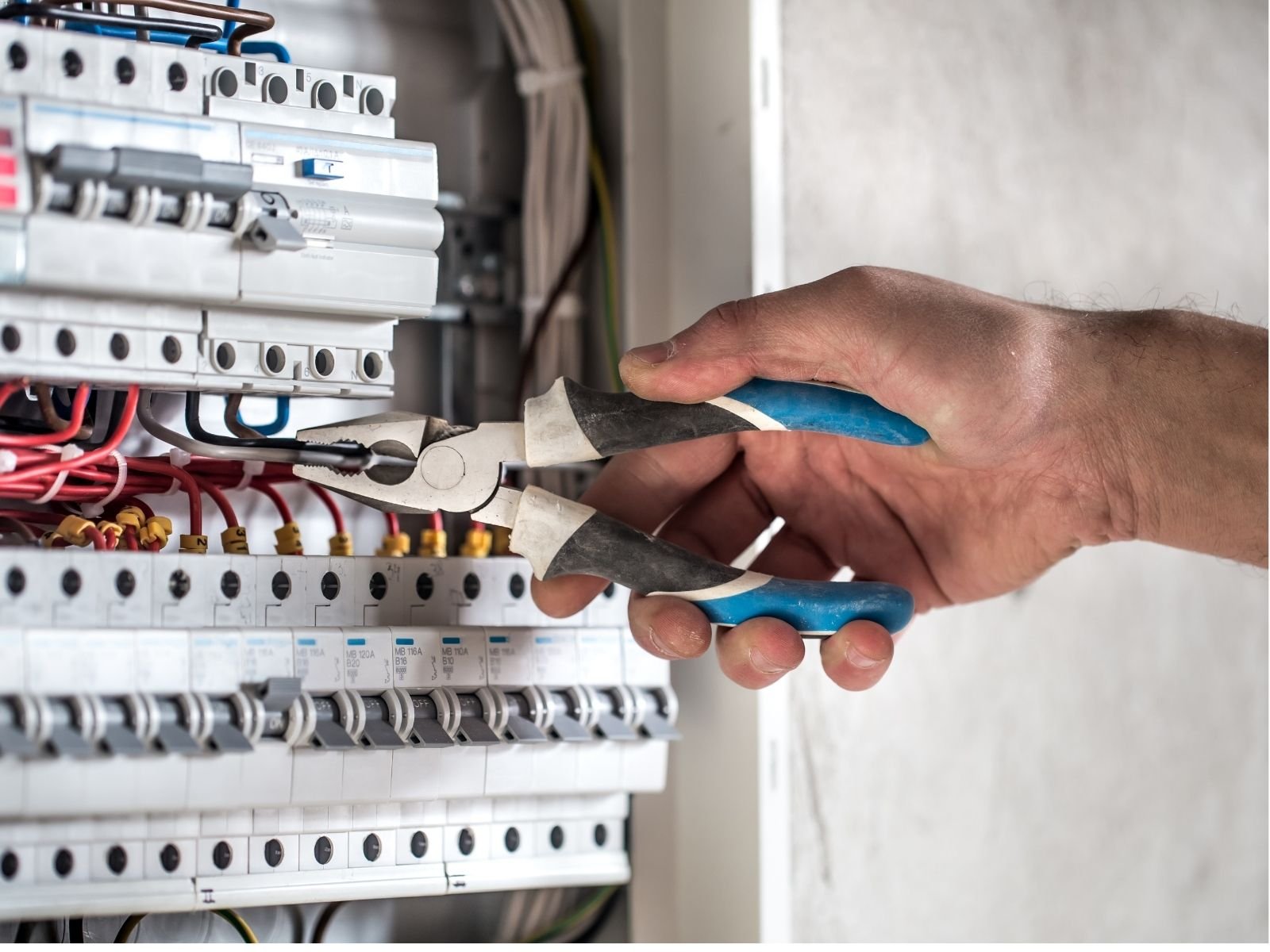Circuit Breaker & Fuse Replacement